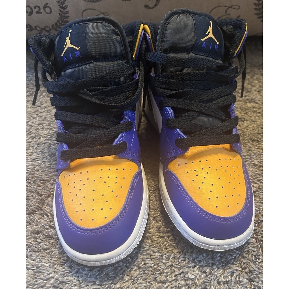 Air Jordan 1 Mid (GS) Size 4Y 'Lakers' with Box - Picture 2 of 6